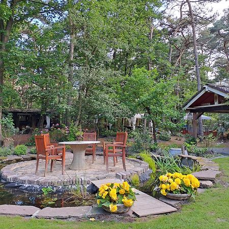 Bed and Breakfast Bosgeluk Helmond Exterior foto